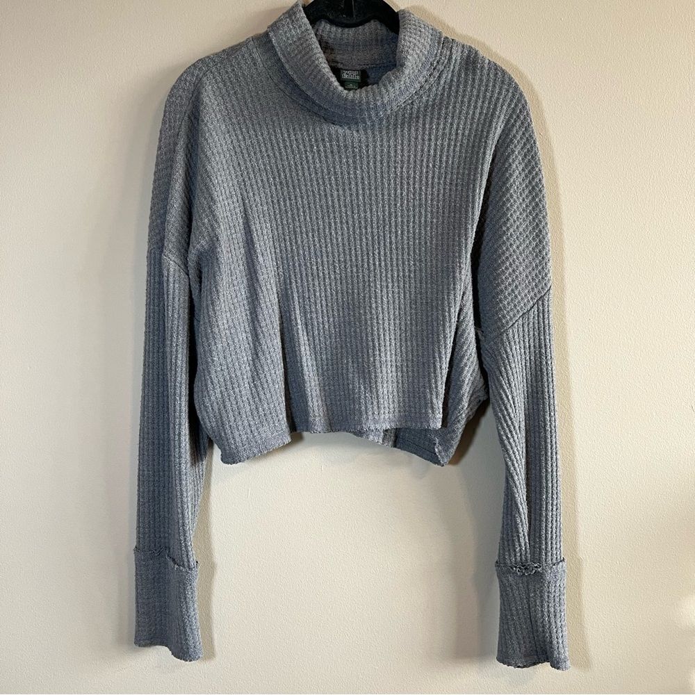 ✨ Wild Fable Women’s Gray Turtleneck Top Medium‎